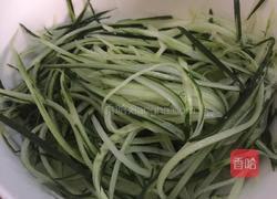 凉拌莴笋黄瓜丝的做法图解3