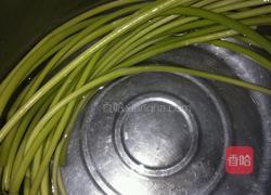 蒜薹炒肉片的做法图解1