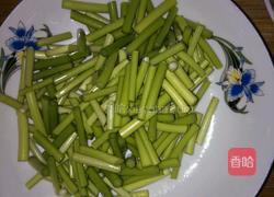 蒜薹炒肉片的做法图解2