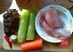 蚝油青笋熘鸡片的做法图解1