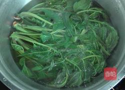 香椿煎鸡蛋的做法图解1