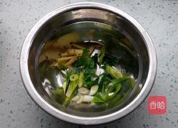 香芹炒肉的做法图解2