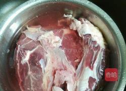 爱心牛肉的做法图解1