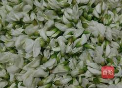 槐花蒸菜的做法图解1