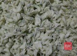 槐花蒸菜的做法图解3