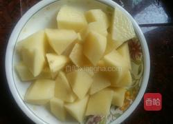 土豆焖鸡的做法图解2
