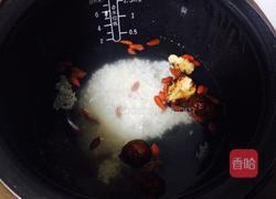 红枣枸杞粥的做法图解3