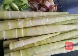 雪菜腊肉炒野笋的做法图解1