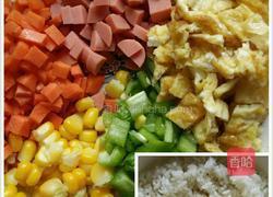 老干妈蛋炒饭的做法图解1