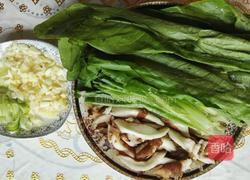 油麦菜扒香菇的做法图解1