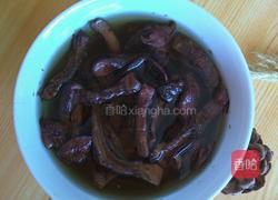 野生蘑菇炸酱面的做法图解2