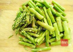 芦笋拌虾仁的做法图解2