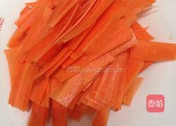 胡萝卜炒肉的做法图解1