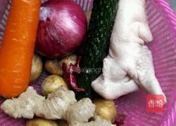 土豆炖鹅肉的做法图解1