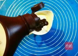 巧克力芒果拉花酸奶杯的做法图解6