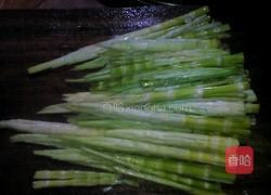 竹笋炒酸菜的做法图解3