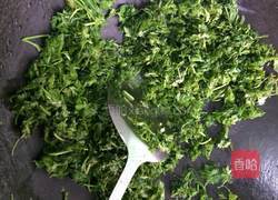 艾草煎鸡蛋的做法图解4