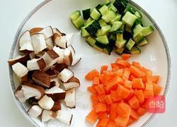 菠萝鸡丁炒饭的做法图解3