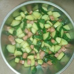 青瓜炒火腿肠的做法[图]