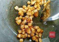 黄瓜花生炒肉丁的做法图解3