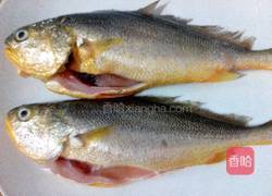 清蒸黄花鱼的做法图解1