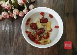 薏米百合鱼胶汤的做法图解3