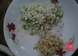 猪肉酸菜包子的做法图解4