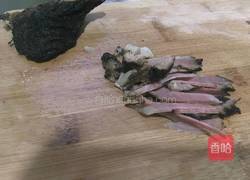 湖南熏腊肉炒豆角的做法图解1