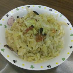 湖南熏腊肉炒包菜的做法[图]
