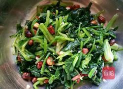 凉拌菠菜花生米的做法图解6