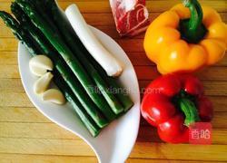 虾仁青椒炒芦笋的做法图解1