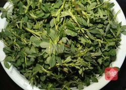 苜蓿猪肉馅饺子的做法图解2