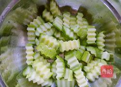 凉拌酸辣黄瓜的做法图解5