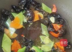 莴笋木耳炒肉片的做法图解8