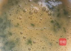 香椿鸡蛋饼的做法图解2
