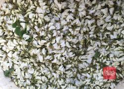 槐花雞蛋餅的做法圖解1