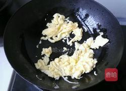 丝瓜炒鸡蛋的做法图解3