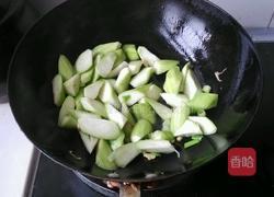 丝瓜炒鸡蛋的做法图解5