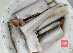 香煎刀鱼的做法图解2