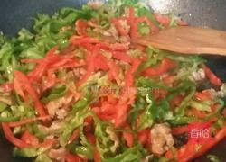 青红椒炒肉丝的做法图解4