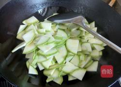 西葫芦炒虾皮的做法图解5