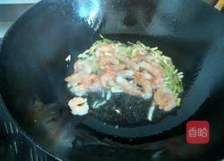 芹菜炒虾仁的做法图解7