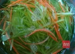 凉拌莴笋丝的做法图解3