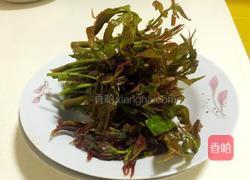 香椿炒鸡蛋的做法图解1