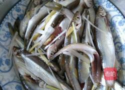 干炸白条鱼的做法图解2