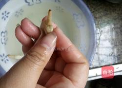 萝卜蛏子汤的做法图解2