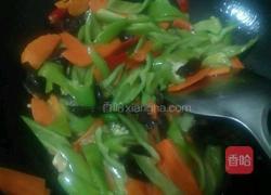 青椒炒火腿的做法图解3