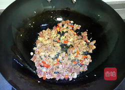 豌豆炒肉丁的做法图解6