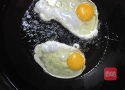 甜椒蛋炒饭的做法图解3