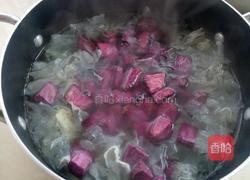 紫薯红枣银耳羹的做法图解2
